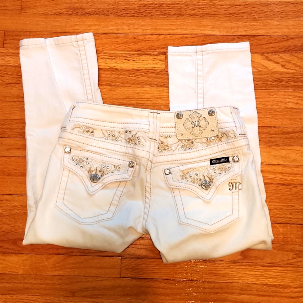 Miss Me Capris white size 26 bling